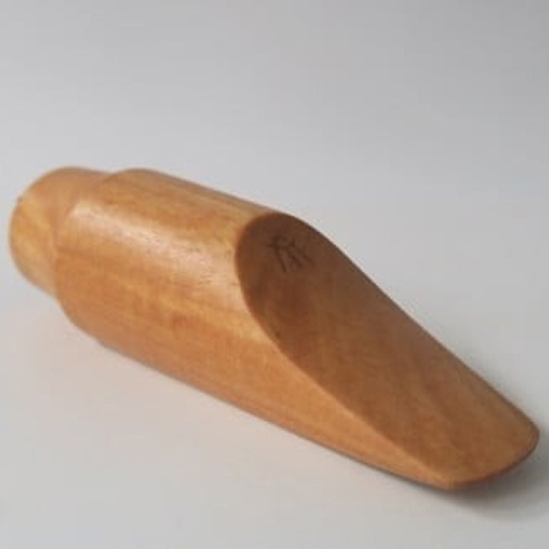 木製マウスピース（アルトサックス）　カバザクラ材（国産） 木製マウスピース アルトサックス カバザクラ材 国産 木製 木材 マウスピース アルト サックス 硬い素材 希少 木肌 なめらか 温か味 サウ