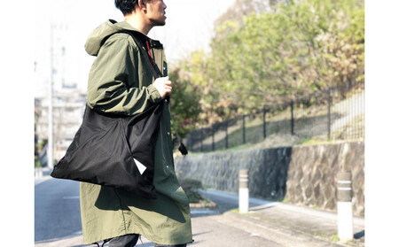 利き手を選ばないショルダートート　Niji　Super water repellent