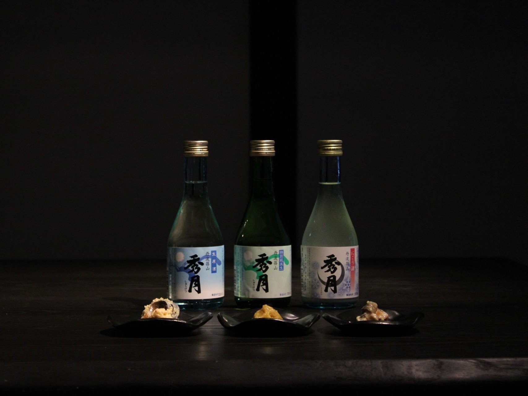 
                  丹波篠山　山里料理と地酒の飲み比べセット  兵庫県 丹波篠山市 日本三大杜氏 「伝統的酒造り」ユネスコ無形文化遺産 たんば とうじ 熱燗 冷や
                