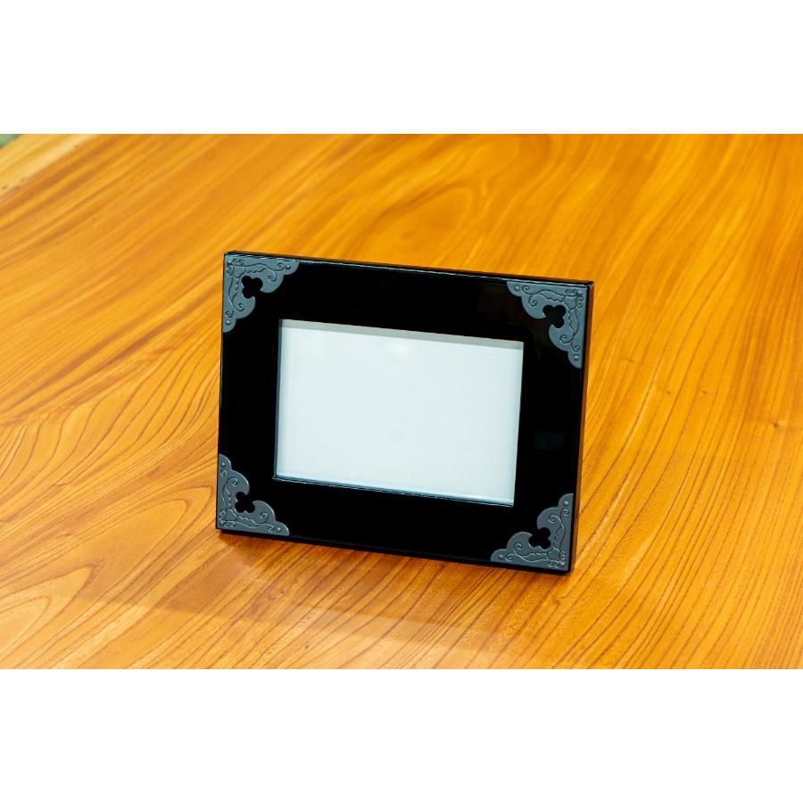 仙台箪笥　フォトスタンド　黒呂漆塗り　巾21.2×奥1.5×高16.3cm　0.4kg×１