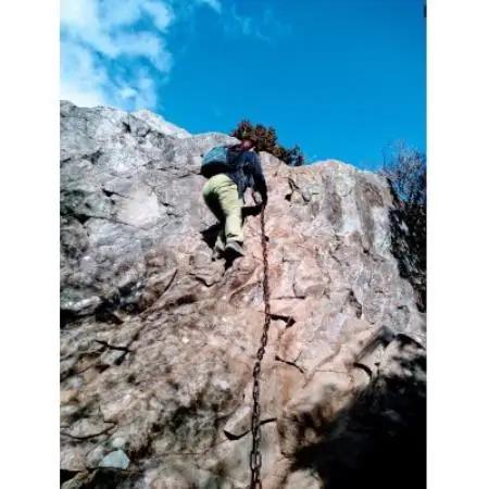 【ツアー参加券(4名様まで)】地元の登山ガイドとのぼる! 秩父多摩甲斐国立公園　乾徳山【1725219】