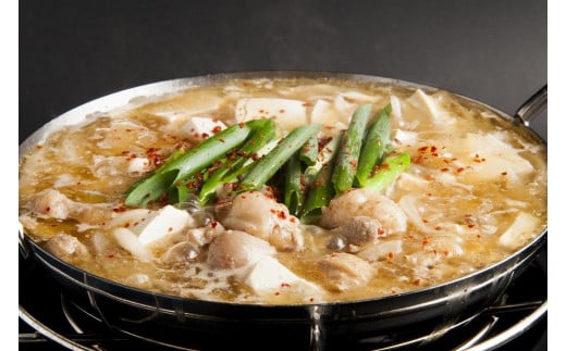 
富山名物＜味付け豚もつ鍋秘伝のダシ付き＞と＜味付け牛もつ鍋秘伝のダシ付き＞
