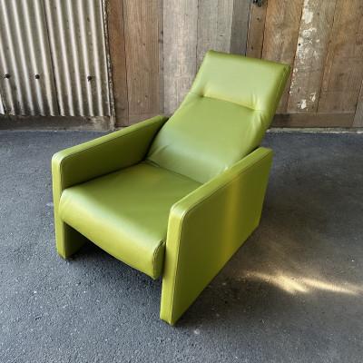 ふるさと納税 富田林市 Bulb Chair(バルブチェア)プレザント グリーン【SWOF】 |  | 02