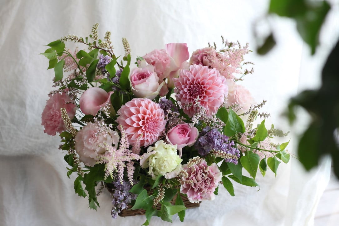 
            【定期便　全３回】フラワー アレンジメント　おまかせアレンジメント M 花屋ジヴェルニー 花 ギフト お祝い 誕生日 プレゼント 生花 静岡県 清水町 可愛い 寿
          