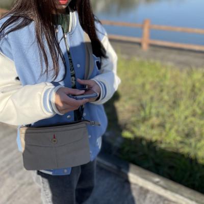 ふるさと納税 上牧町 キャンプ　アウトドアに!!　アルバートン社の難燃、防水生地で作った　スマホショルダー　コヨウテ