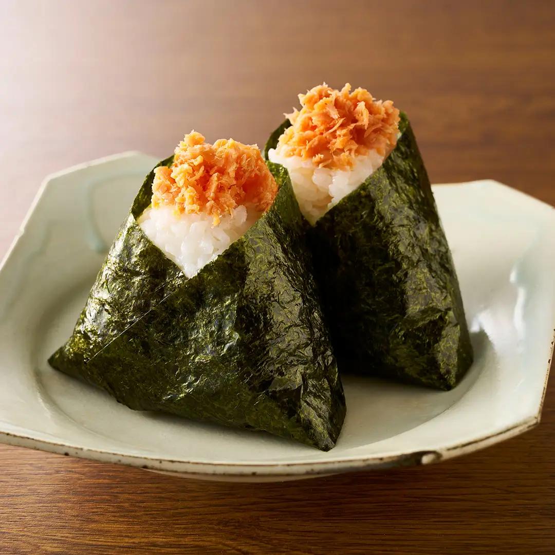 ニッスイ 焼さけあらほぐし （48g×2個パック）×12セット 焼鮭 鮭 フレーク 鮭 サケ シャケ 小分け 常温 防災食 非常食 保存 おかず 弁当 おにぎり 朝食 朝ごはん 夕食 簡単調理 青森県