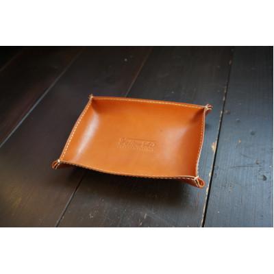 ふるさと納税 鹿屋市 完全オリジナル【ベンズレザー】の牛革を使ったレザートレイ　1950