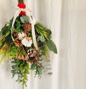 Xmas スワッグ 【あかいみ】 新潟 阿賀 たけむら生花店 ｜季節 赤 北欧 おまかせ インテリアグリーン ドライフラワー 花   贈り物  花束 ギフト 送料無料 プリザ クリスマス プレゼント 