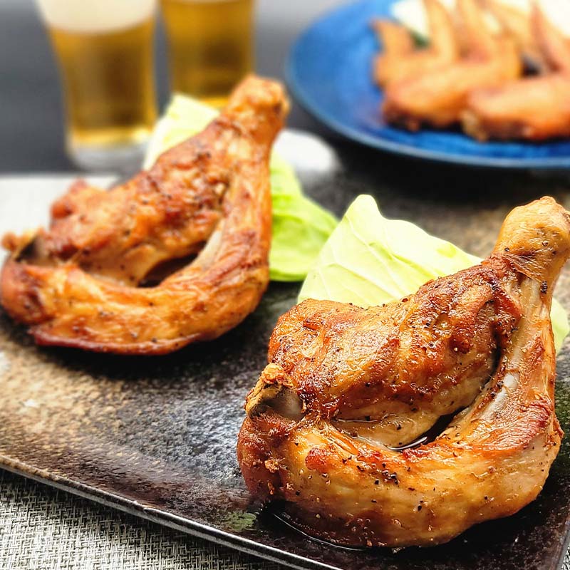 【ふるさと納税】【定期便6回】職人が作った骨付鳥（若）2本セット×6か月連続お届け ローストチキン・チキンレッグ 鶏肉 クリスマス FAH-0103