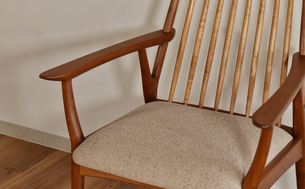 スポークチェアー【張地選択可】ウォルナット・イタヤカエデ無垢材使用　