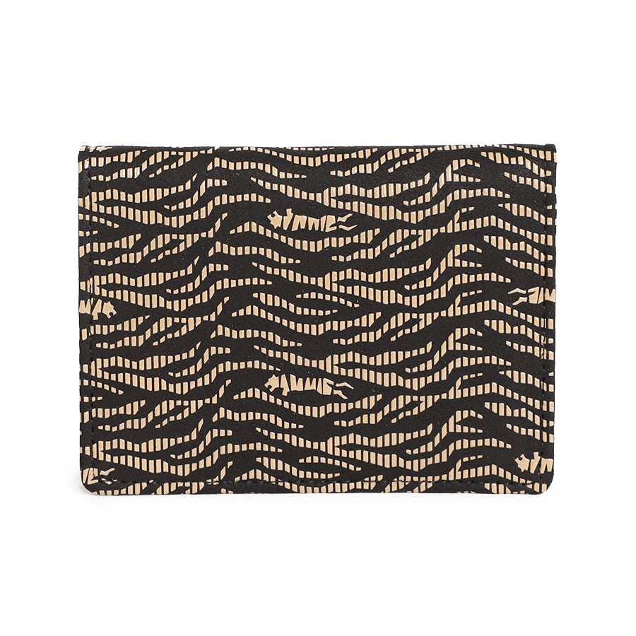 ＜印傳屋 上原勇七＞甲州印傳　印傳屋上原勇七　免許証入れ　黒×白　寅千里