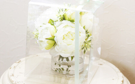 水換え不要!!ピオニー(芍薬)の花瓶に入った花束：white【ハンドメイド アーティフィシャルフラワー 造花 芍薬 しゃくやく 花瓶 お花 花 岡山県 倉敷市 おすすめ 人気】