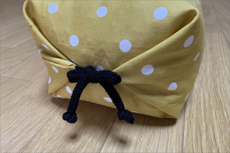 伝統のふとん屋が作る　ボディーピロー　抱き枕(からしドット柄)