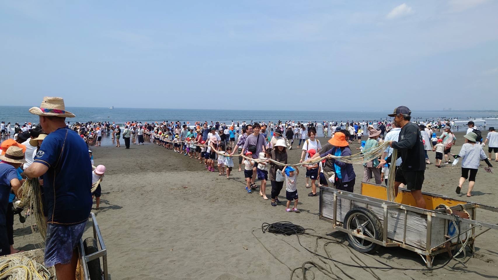 地引き網体験 ファミリー パック 大人2名 子ども1名～ 地引網 江の島 江ノ島 観光 魚 予約 アクティビティ レジャー 体験 マリンアクティビティ 体験学習 事前予約 自然 ふれあい おすすめ 体