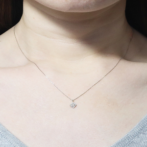 K18ホワイトゴールド 　ひし型　ダイヤモンドペンダント　