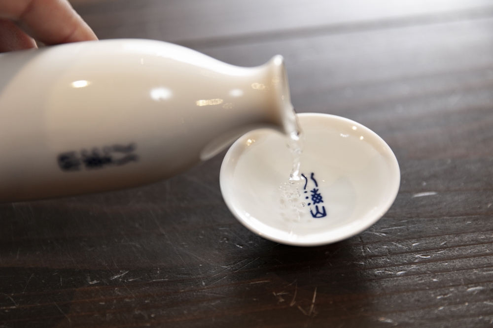 越後の名酒「八海山」清酒・特別本醸造 四合瓶詰合せ