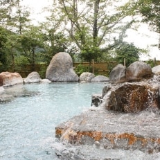 【ゆのまえ温泉　湯楽里】1泊2食付き ペア宿泊券