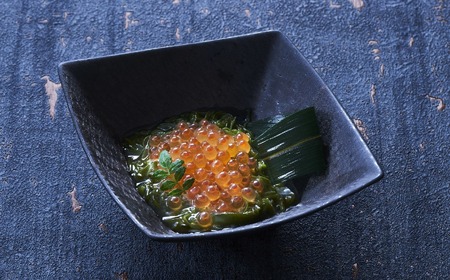 【今日の逸品】けせんの海 一膳 いくらめかぶ 70g×1個 【 ご飯のお供 おつまみ カップ 小分け 海鮮 】