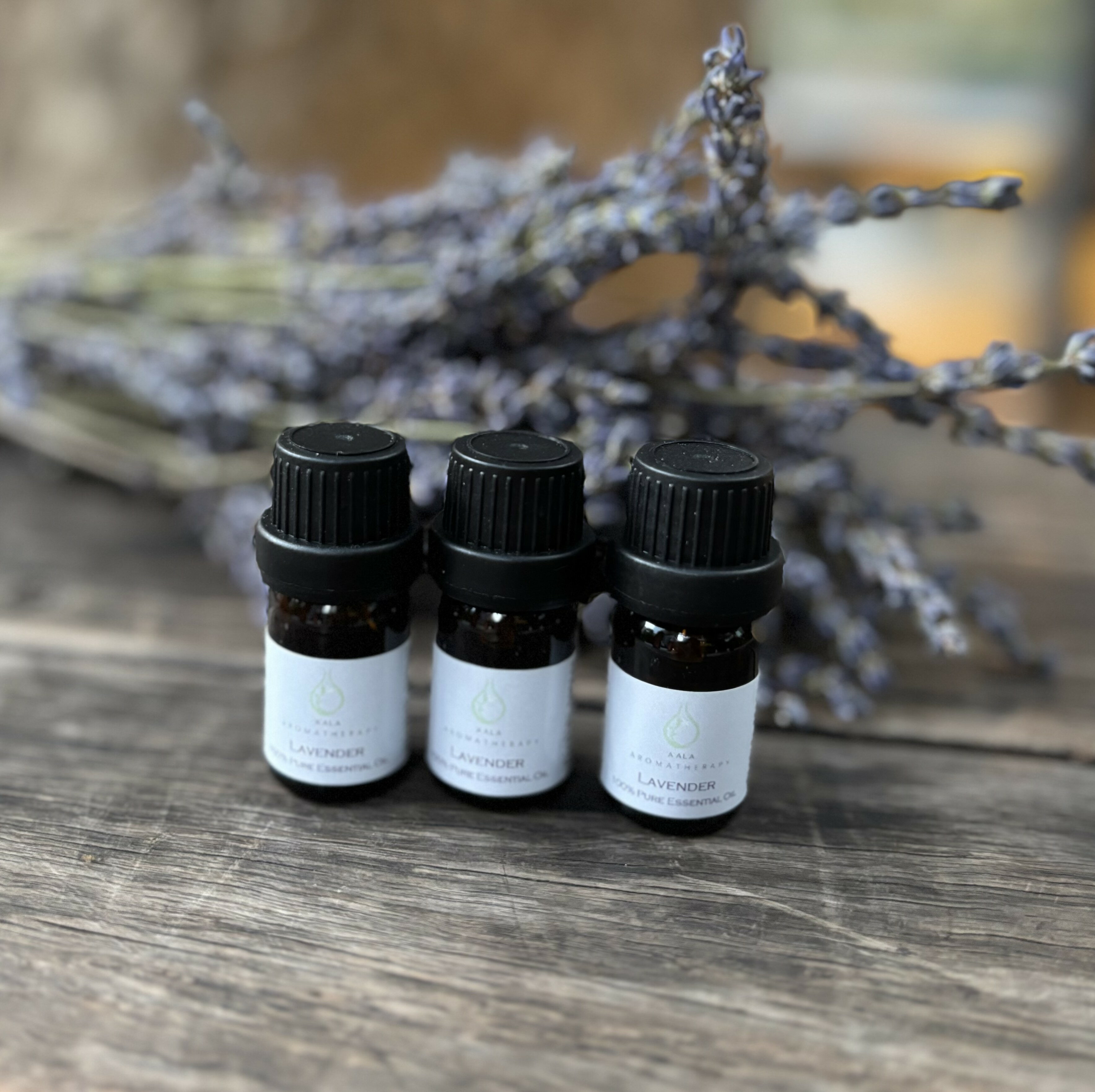 【ふるさと納税】 上質で芳醇な香り ラベンダー精油（エッセンシャルオイル）3ml 3本セット【リラックス リフレッシュ 感染予防対策 埼玉県 久喜市菖蒲産】