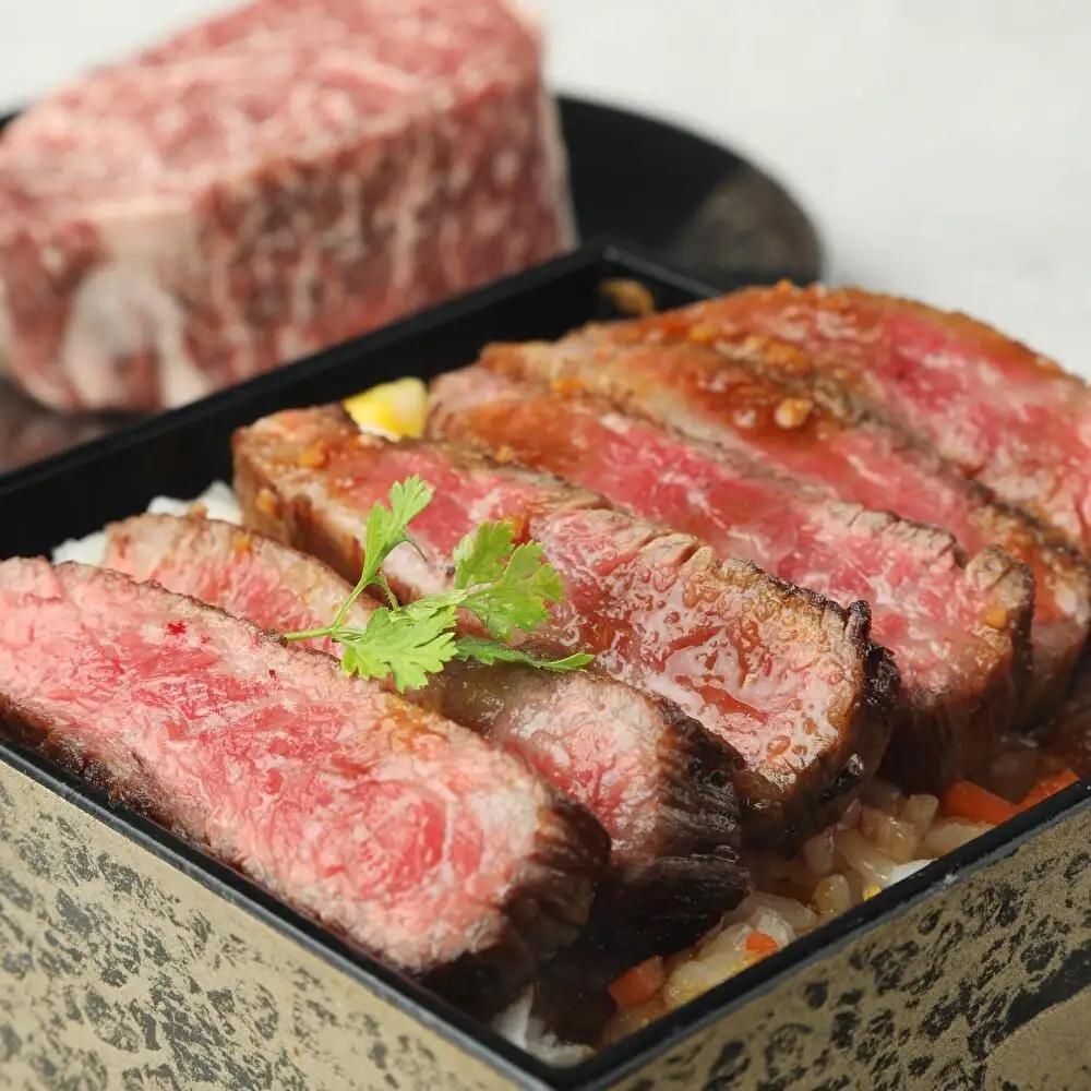 炭火焼熟成ステーキ重・カルビキンパ・肉味噌