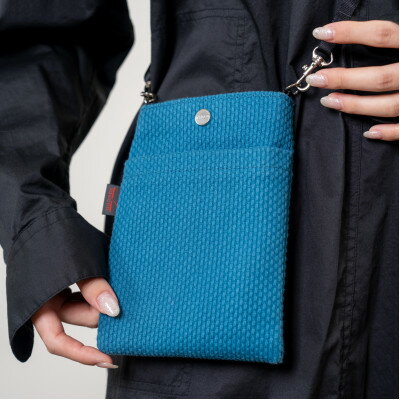 【ふるさと納税】三河木綿刺し子織　sasicco スマホショルダー　ターコイズ【1690464】