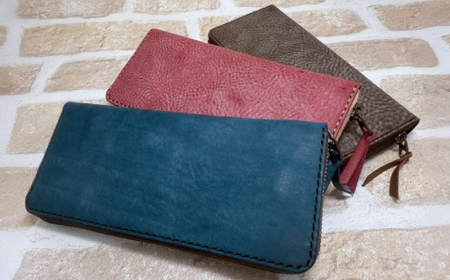 手縫いの本革「ラウンドファスナー 長財布」【カラー：ラズベリー】上質 職人 手作り レザー 革 牛革 革製品 財布 さいふ ロングウォレット シンプル おしゃれ ギフト 贈り物 高知県 四万十市 四万