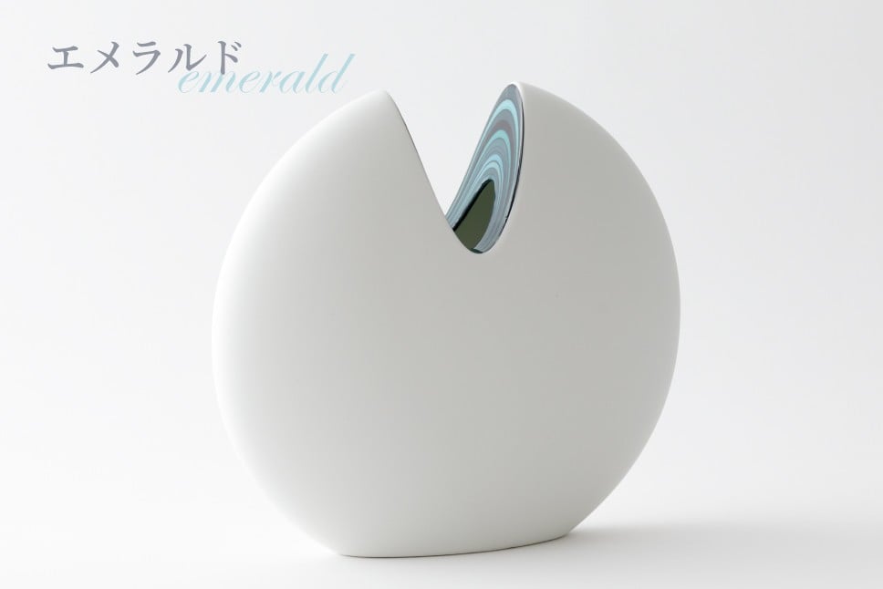 「エメラルド」エメラルド／イーグルアイからお選びいただき、ご希望の色を選び応援メッセージ欄にご記入ください。