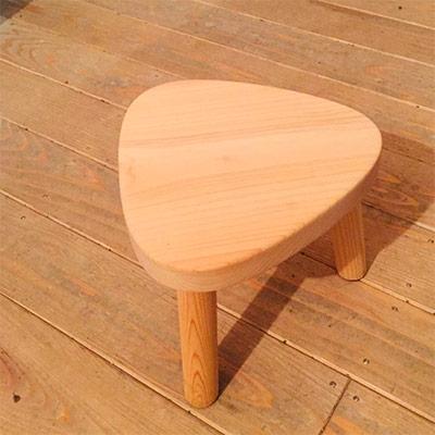 ふるさと納税 長浜市 ひのきのこどもイス(三角)