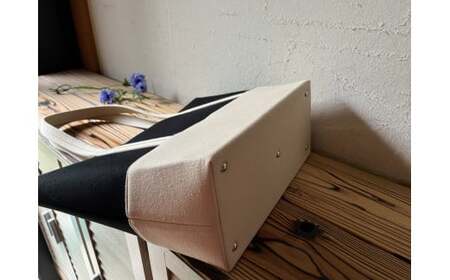 【2026年6月上旬発送開始】【 AKIRA オリジナル】【 マツコの知らない世界 で紹介されました！】職人手作り 大きなトートバッグ レディスショルダータイプ 黒×ライトベージュ帆布 A4対応 大き