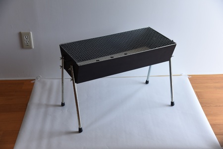 ＜バーベキューコンロ　M-600L＞ BBQ キャンプ 大人数 軽い 軽量 便利 簡単 組立 組み立て コンパクト 収納 キャンプ用品 バーベキュー用品 アウトドア シンプル おしゃれ 持ち運び 可能