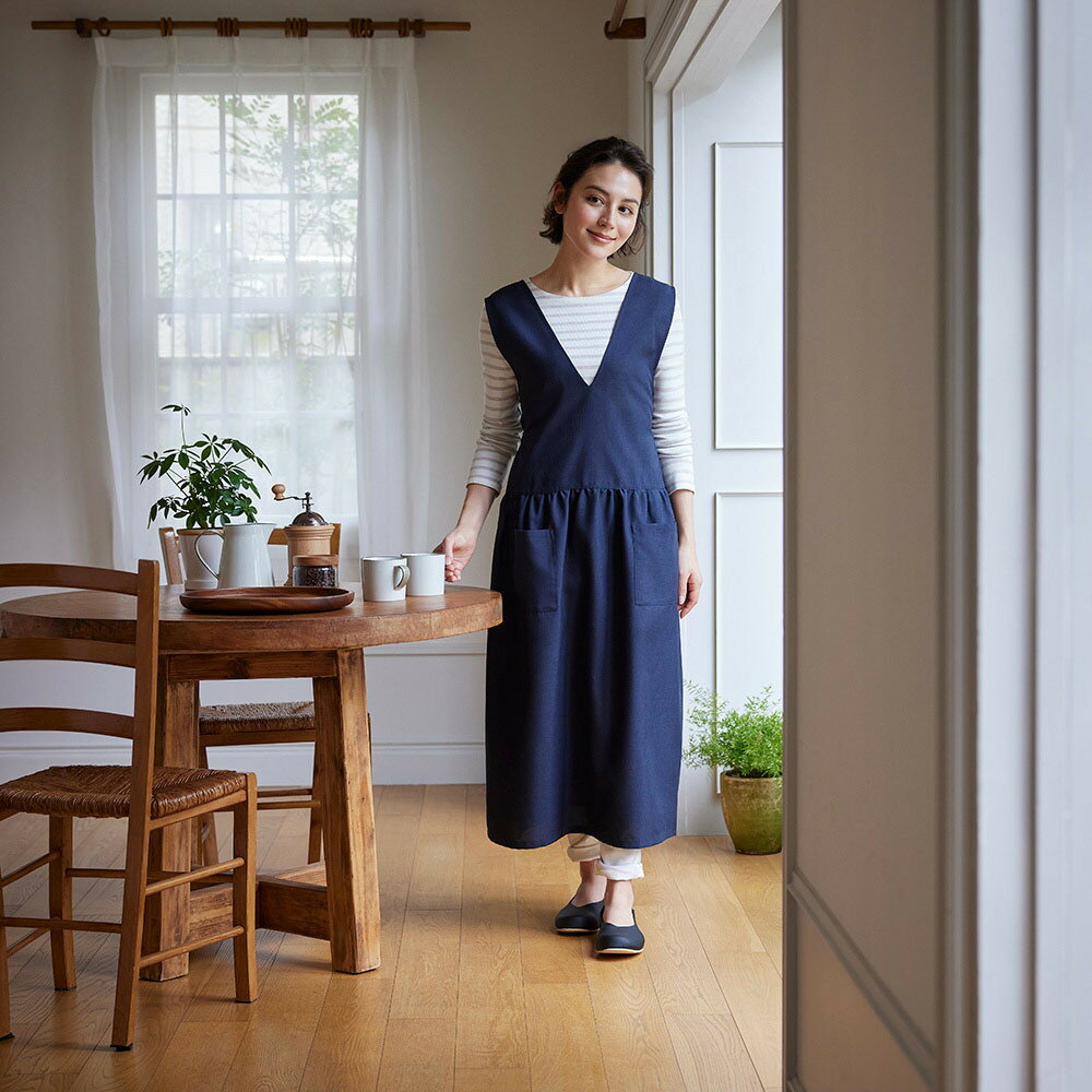 【ふるさと納税】【カラー選択可】瀧本真奈美さんコラボワンピースエプロン | 雑貨 日用品 人気 おすすめ 送料無料