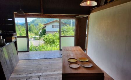 【金属工芸品】雪色の盛皿 アルミ製 白色 19.5cm×20.5cm×1.5cm程 1枚 軽銀盛皿 キッチン 皿 食器 おしゃれ お洒落