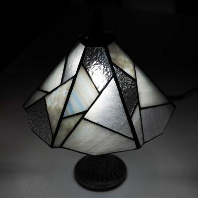 ふるさと納税 大村市 ステンドグラス ランプ 【スタンド型　色彩　白色】 |  | 02