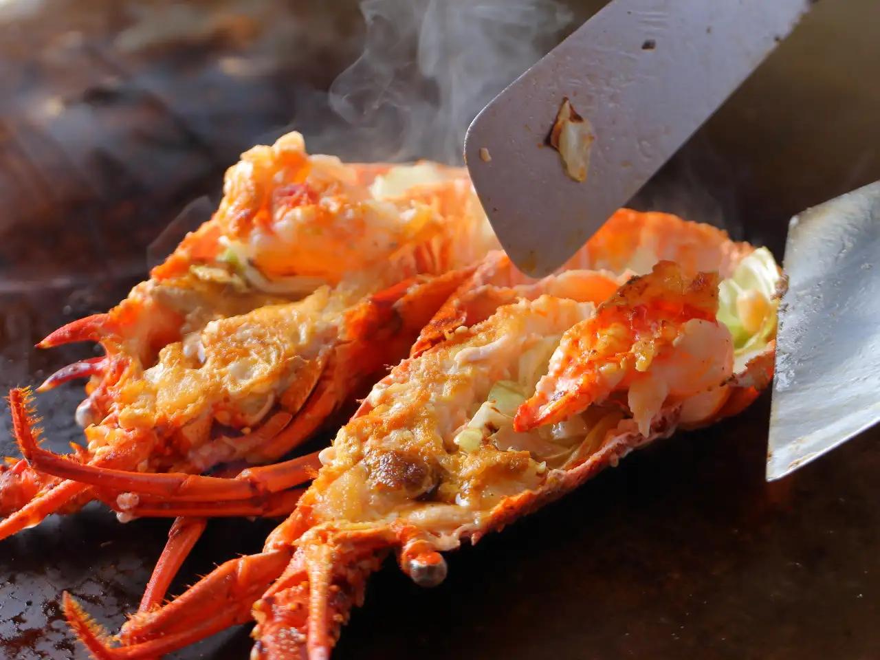 【鉄板焼 さくら】10,000円分お食事券（ぐるなびセレクション）