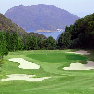 舞鶴カントリークラブ 1ラウンドプレー券 （平日） ゴルフ セルフプレー【ゴルフ場利用】