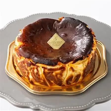 【冷蔵】半熟とろとろバスクチーズケーキ〈1ホール5号〉_菓子・スイーツ ケーキ  _【配送不可地域：離島】【1460814】