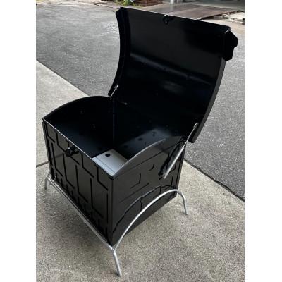 ふるさと納税 みよし市 『集塵機の鈴木工業』 鉄製　宅配ボックス　艶あり |  | 03