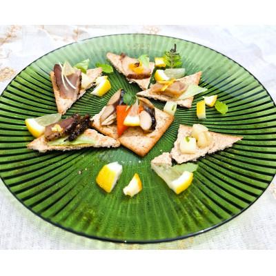 ふるさと納税 由利本荘市 いぶりがっこチーズ自家製燻製秋田C「いぶりがっこ燻製チーズとスモークチーズ5種味比べ・秋田燻たま入り |  | 02