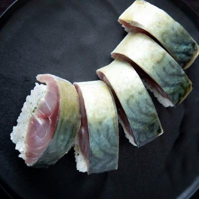 ふるさと納税 須恵町 清広の旬鯖(ときさば)寿司2本(須恵町) |  | 02