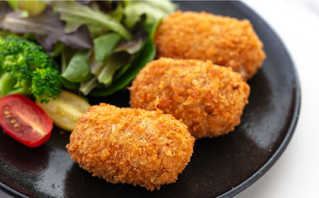 【全3回定期便】横須賀コロッケ 40個 1.8kg【有限会社丸伸商事】[AKFH015]