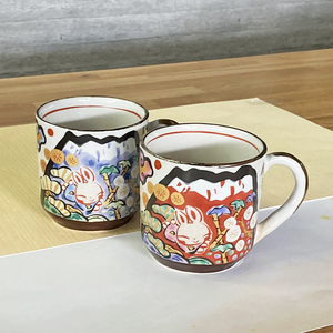 【美濃焼】 名入れ 富士日記 マグカップ ペア 木箱入り (和) YK255 瑞浪市 / ながしまプランニングオフィス&nbsp;和柄 富士山 うさぎ [AZBM195]