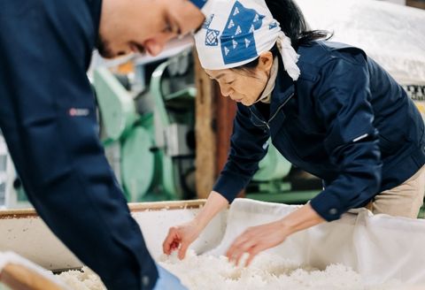 マルイチ商店と富久長　安芸津の牡蠣・日本酒セットB【配達不可：北海道・沖縄・離島】【配送時期：11月下旬～4月中旬】