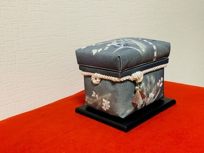 【限定１品】にほんちゃばこ 灰色・装飾桐箱(水彩画風)