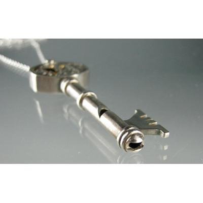 ふるさと納税 館山市 銀の笛　鍵だけど笛　メカニカルな手巻時計モチーフ ペンダント　ホイッスル　チェーン付き　シルバー92 |  | 03