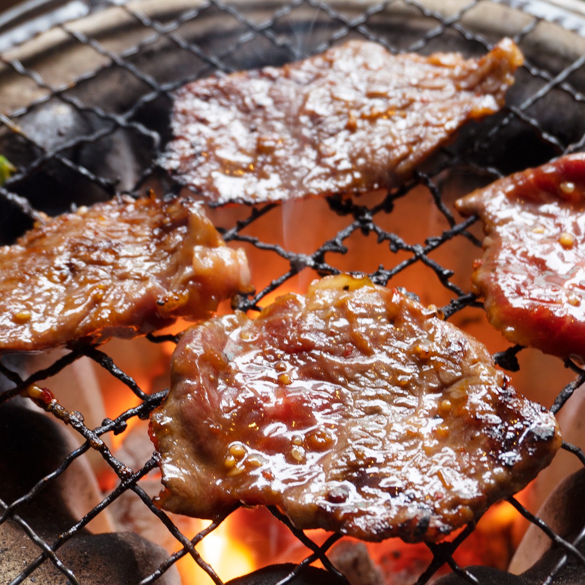 黒毛和牛 焼肉 セット 詰め合わせ A5 600g 自家製 旨辛 ダレ 揉み込み 3～4人前 熨斗 ギフト 御歳暮 お歳暮 プレゼント 贈答 お祝い おかず おすすめ 人気