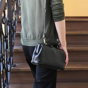 ＜カラー選択可能＞口枠ショルダーバッグ【福岡市内製造】 ブラック