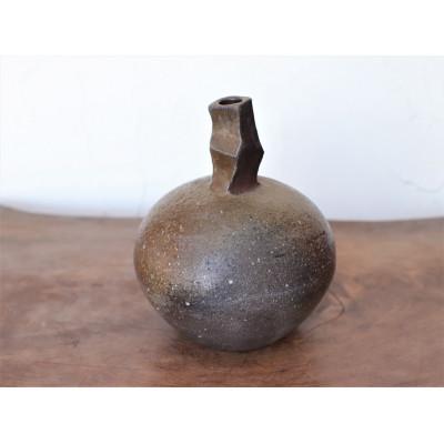 ふるさと納税 上島町 備前焼 一輪挿し・玉(数量限定品)　st-010 |  | 01