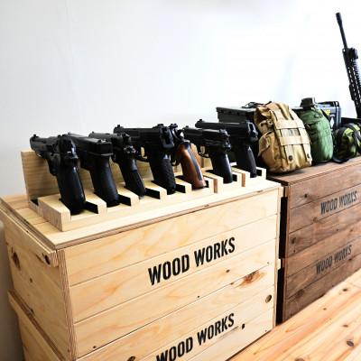 ふるさと納税 横手市 WOOD WORKS ハンドガンスタンド 5丁掛【ナチュラル】 |  | 02