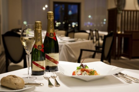 53-3【ル・クール神戸】「黒田庄和牛」を使った特別メニュー Menu LE CŒUR＜１名様＞お食事券（ホテル ラ・スイート神戸ハーバーランド）