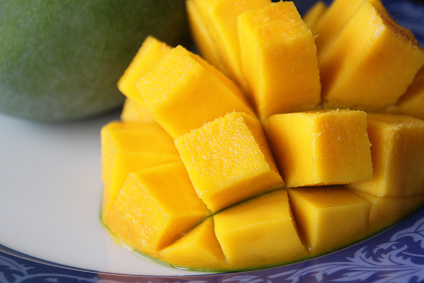 【2025年発送】おばぁーのマンゴー畑で育てたキーツマンゴー1kg（秀品）